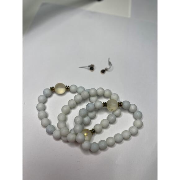 three white bracelets set costume jewelry pull on stretch some clear beads - Picture 2 of 13